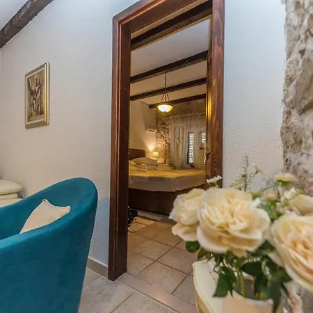 Heritage Palace Listun Makarska Exterior photo
