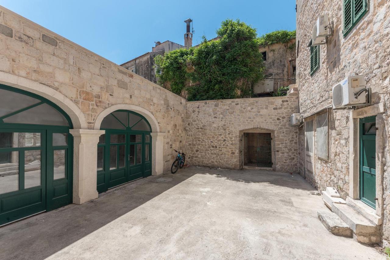 Heritage Palace Listun Apartment Makarska
